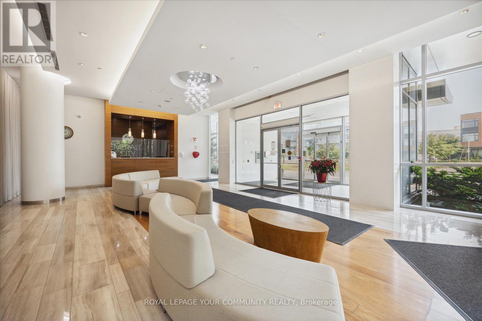 807 - 62 Forest Manor Road, Toronto, Ontario  M2J 0B6 - Photo 4 - C13707006