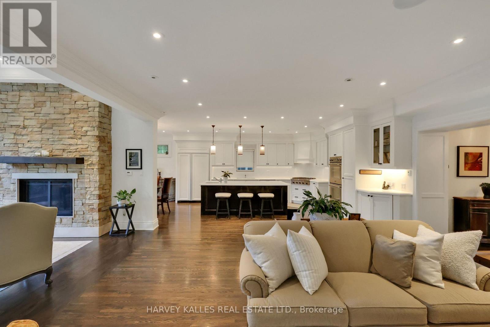 72 Teddington Park Avenue, Toronto, Ontario  M4N 2C6 - Photo 12 - C13707086