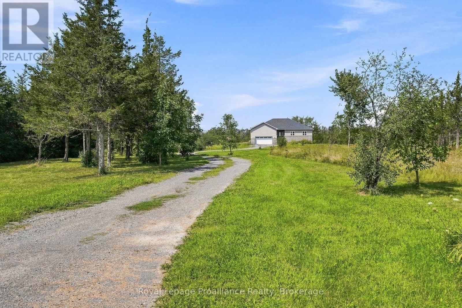 402 BLACK ROAD, Prince Edward County, Ontario