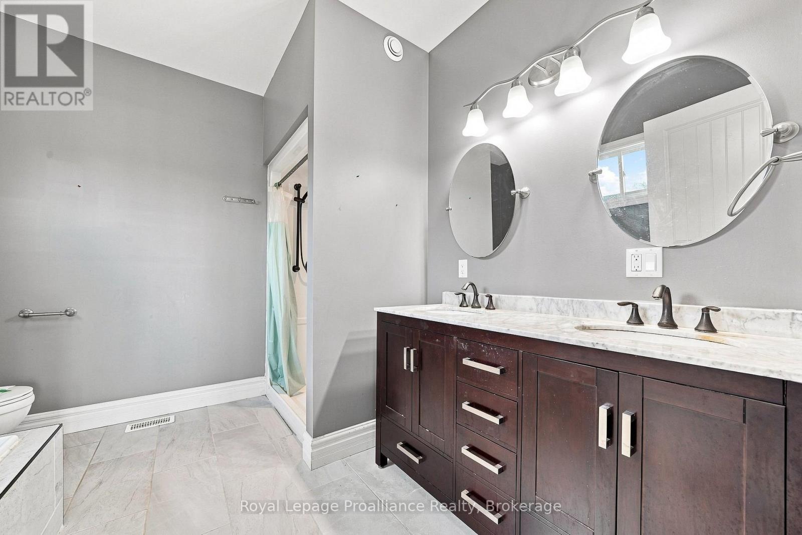 402 Black Road, Prince Edward County, Ontario  K0K 1W0 - Photo 20 - X13707018