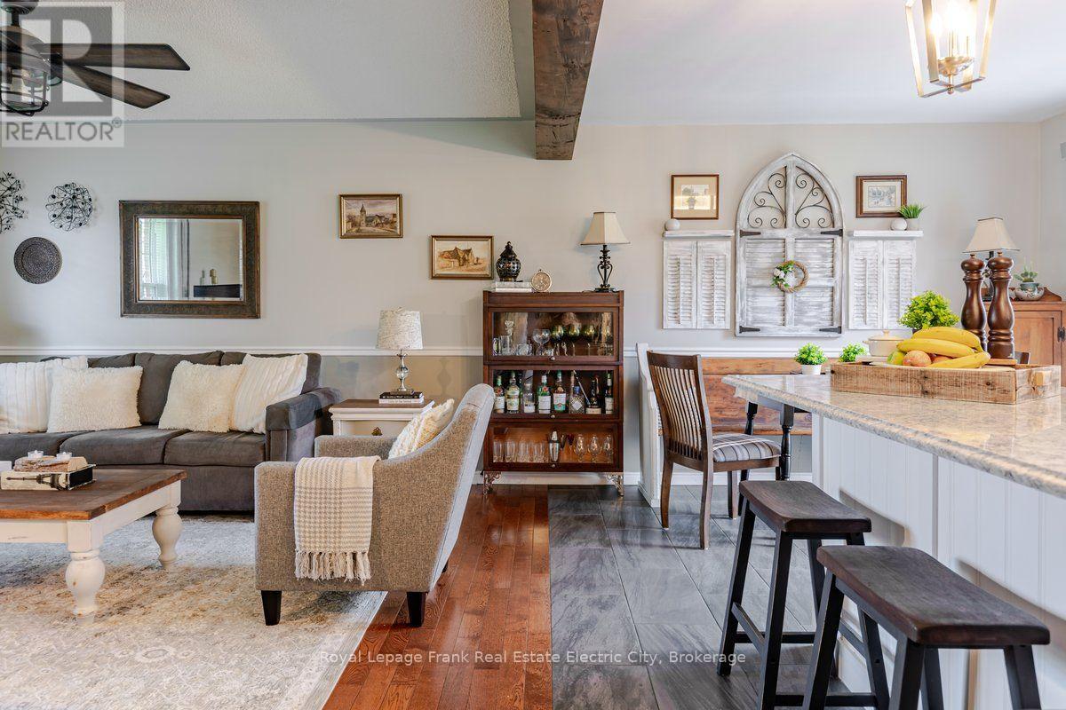 814 Frankhill Road, Kawartha Lakes, Ontario  K9J 6X3 - Photo 10 - X13707044