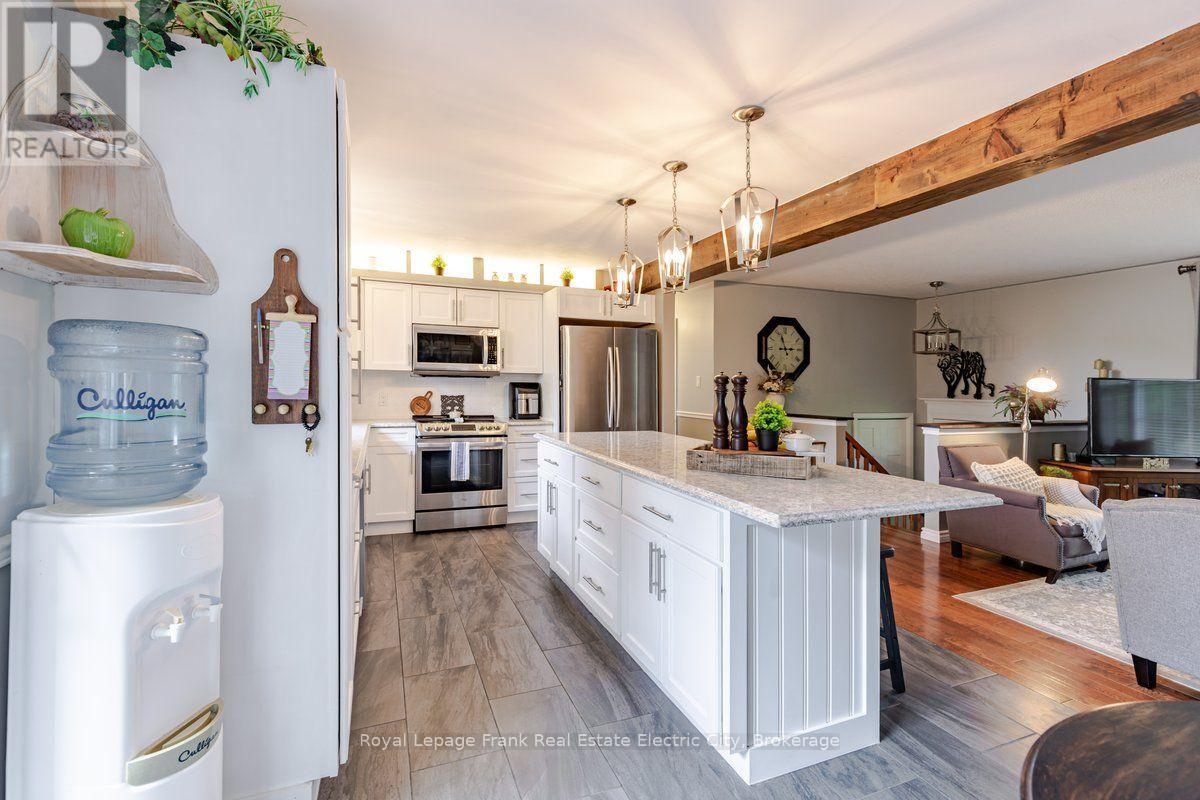 814 Frankhill Road, Kawartha Lakes, Ontario  K9J 6X3 - Photo 13 - X13707044