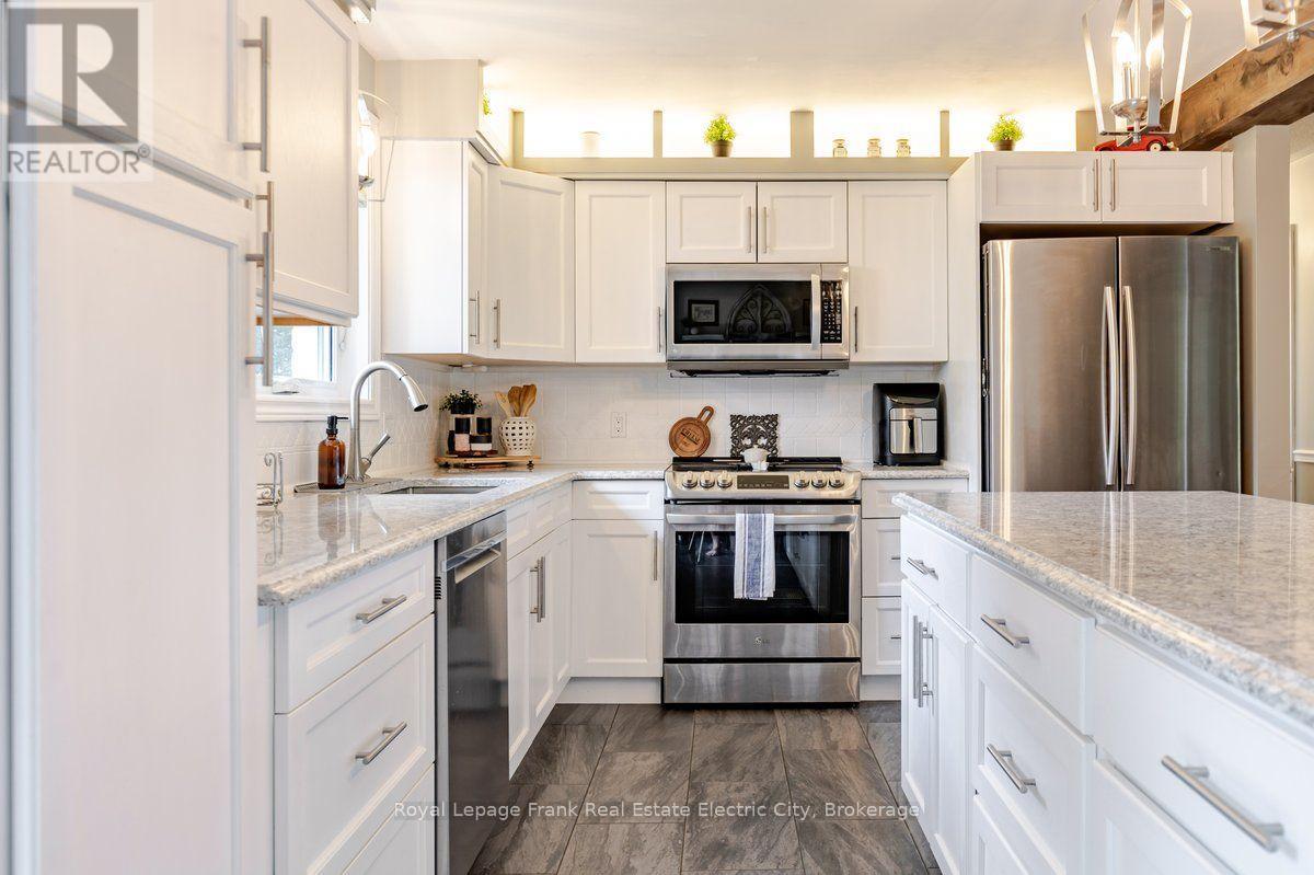 814 Frankhill Road, Kawartha Lakes, Ontario  K9J 6X3 - Photo 14 - X13707044