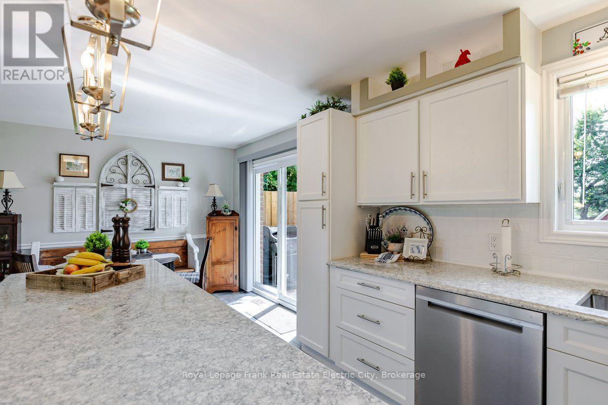 814 Frankhill Road, Kawartha Lakes, Ontario  K9J 6X3 - Photo 19 - X13707044