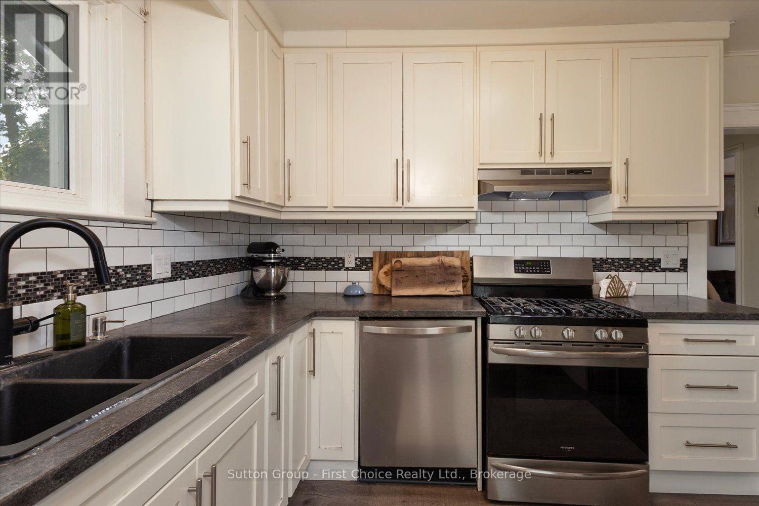 222 Brunswick Street, Stratford, Ontario  N5A 3M4 - Photo 10 - X13707036