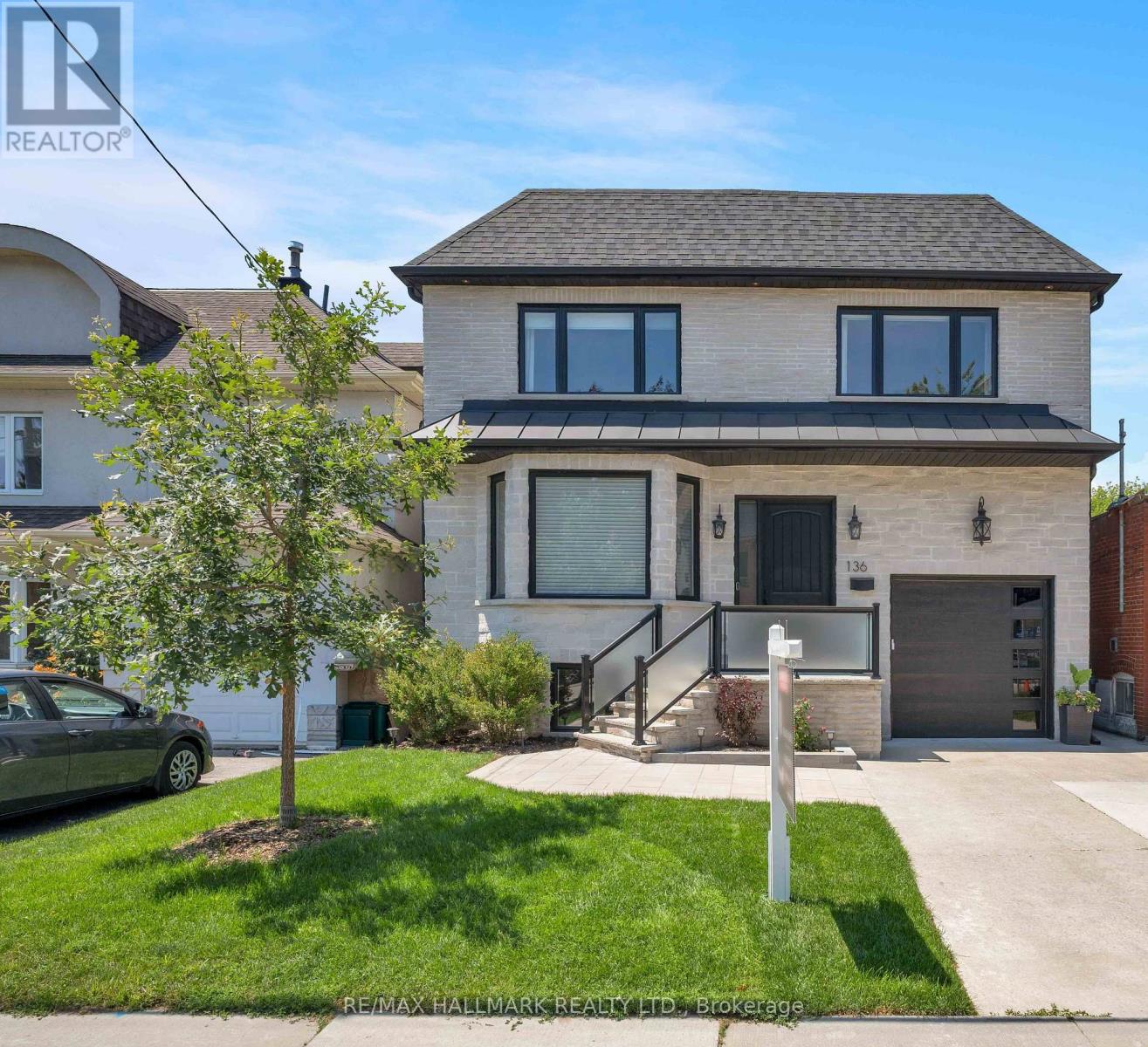 136 GLENWOOD CRESCENT, Toronto, Ontario