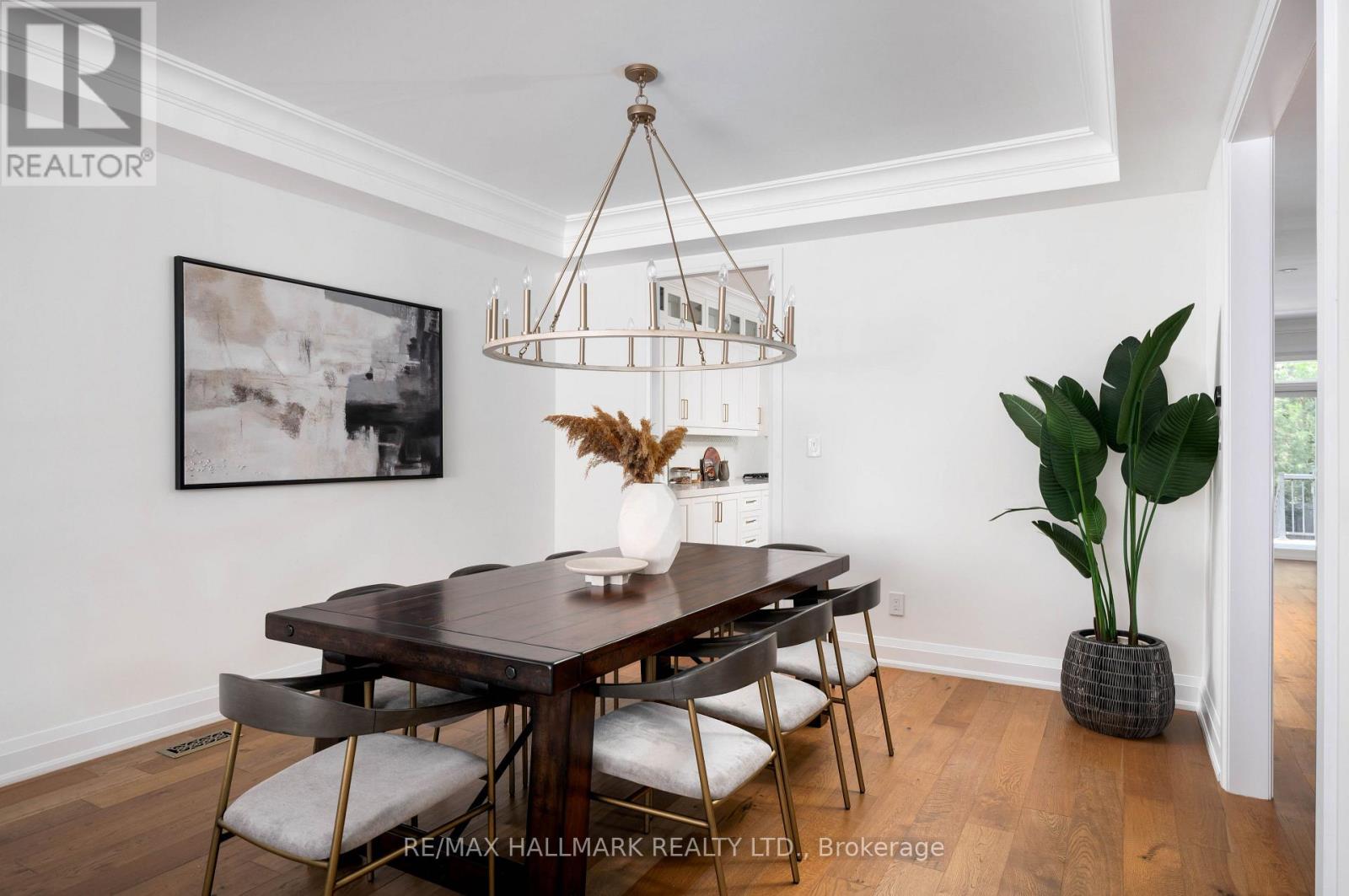 136 Glenwood Crescent, Toronto, Ontario  M4B 1K2 - Photo 11 - E13706918