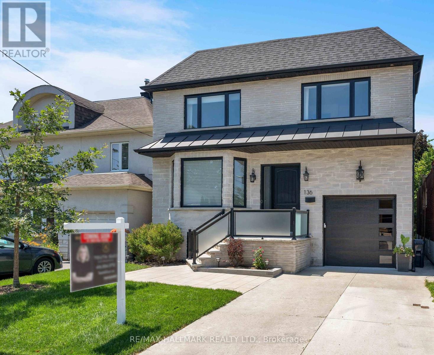 136 Glenwood Crescent, Toronto, Ontario  M4B 1K2 - Photo 2 - E13706918