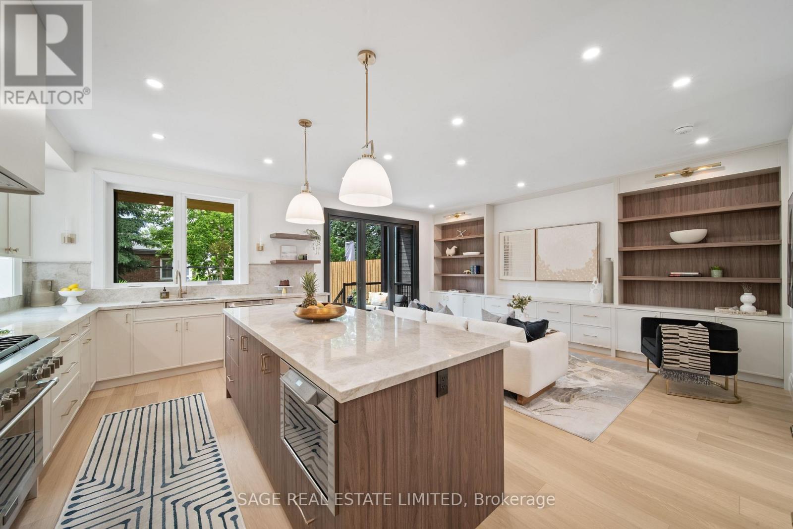 116 Lee Avenue, Toronto, Ontario  M4E 2P3 - Photo 12 - E13707038