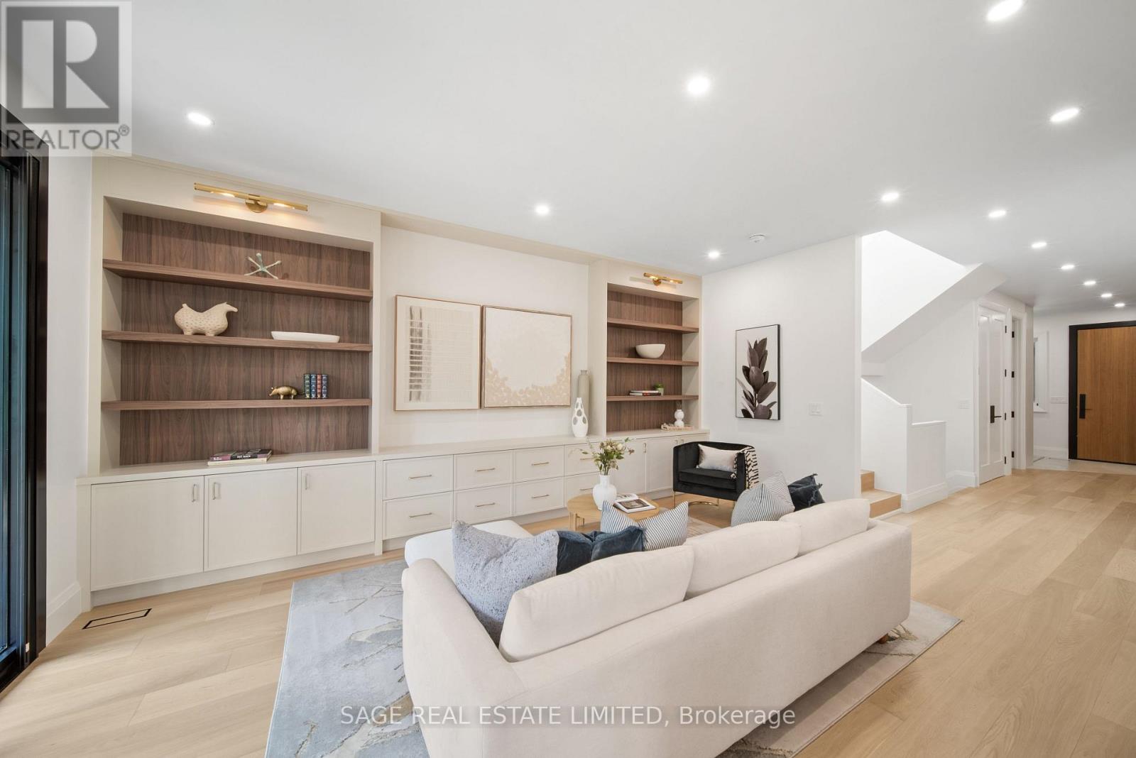 116 Lee Avenue, Toronto, Ontario  M4E 2P3 - Photo 13 - E13707038