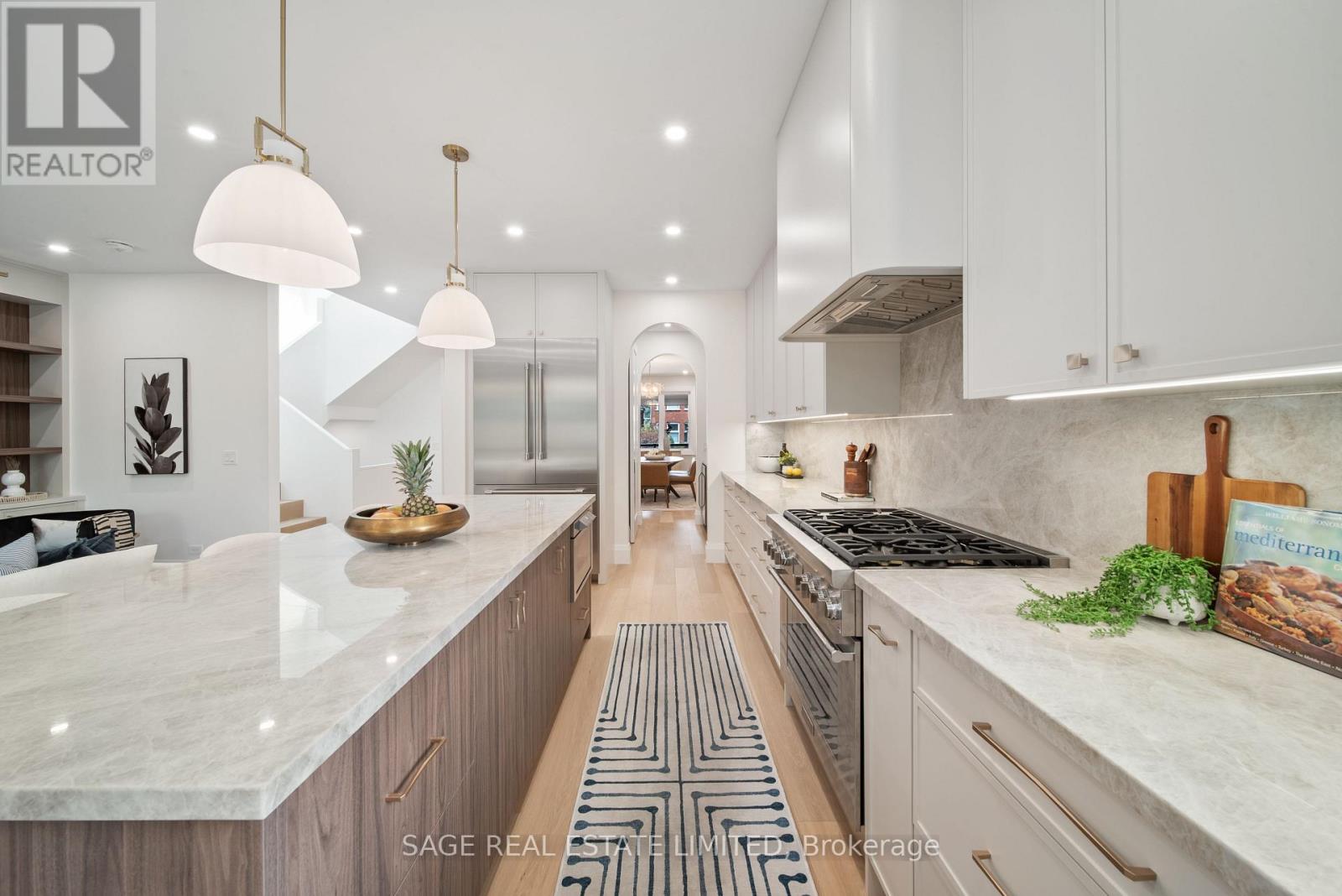 116 Lee Avenue, Toronto, Ontario  M4E 2P3 - Photo 15 - E13707038