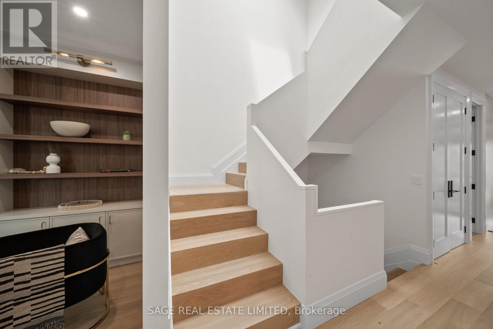 116 Lee Avenue, Toronto, Ontario  M4E 2P3 - Photo 16 - E13707038