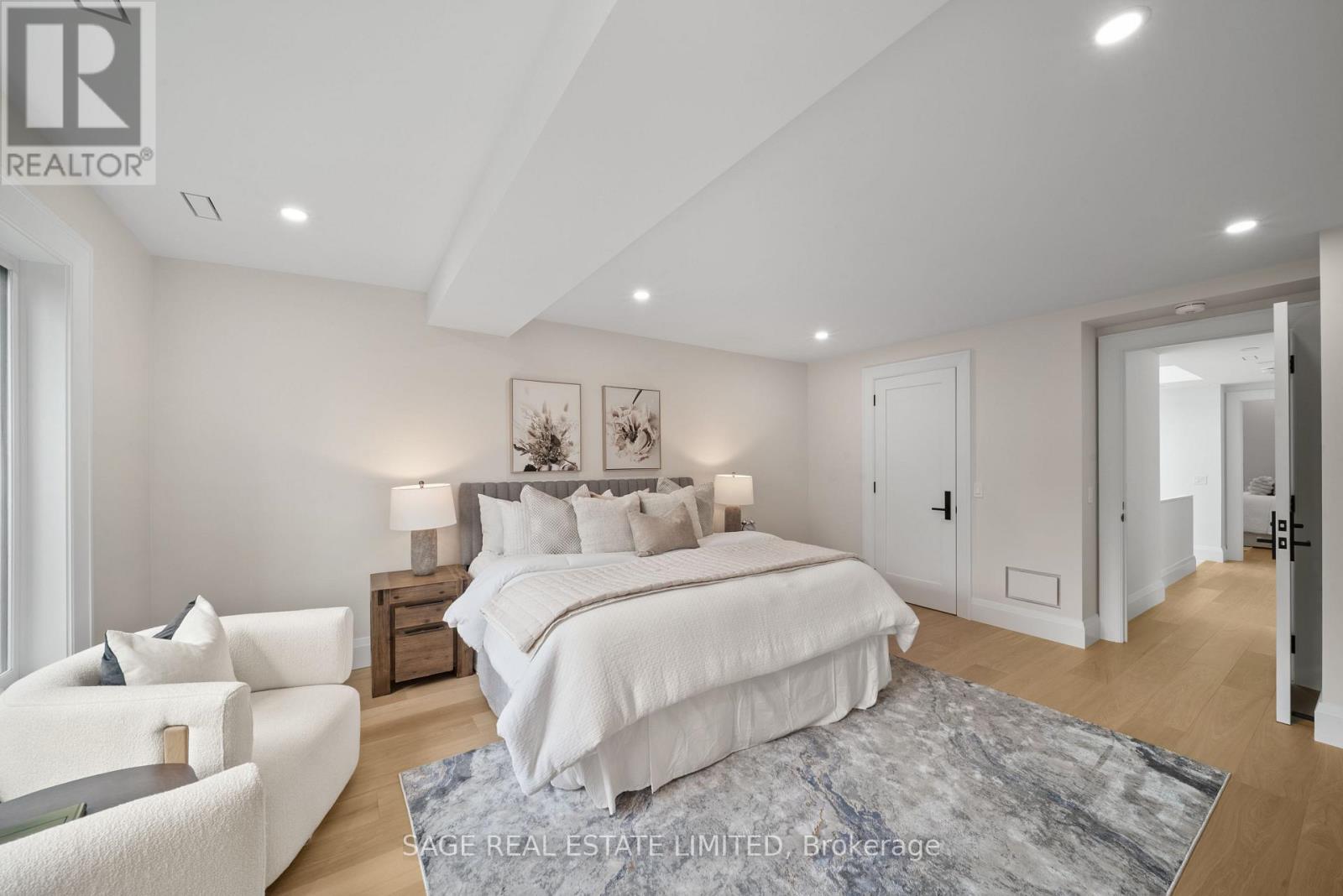 116 Lee Avenue, Toronto, Ontario  M4E 2P3 - Photo 20 - E13707038