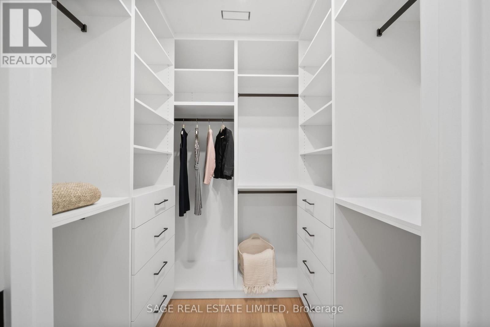 116 Lee Avenue, Toronto, Ontario  M4E 2P3 - Photo 21 - E13707038