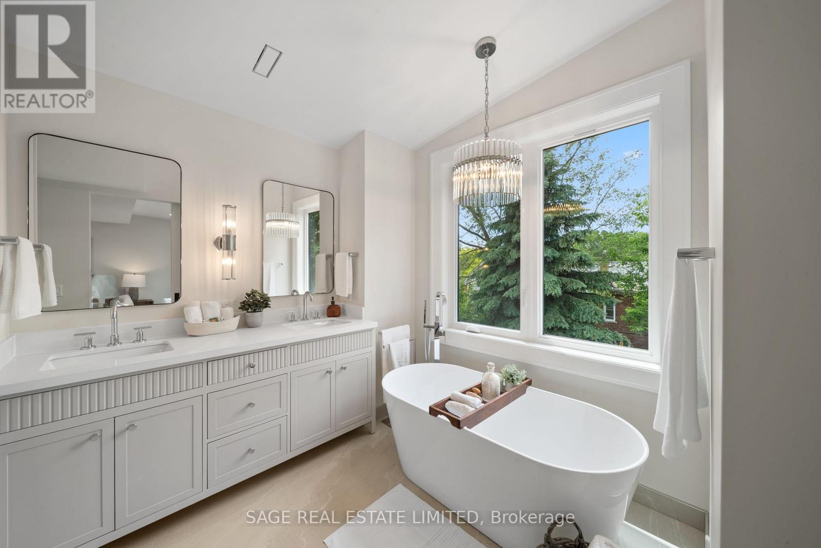 116 Lee Avenue, Toronto, Ontario  M4E 2P3 - Photo 23 - E13707038