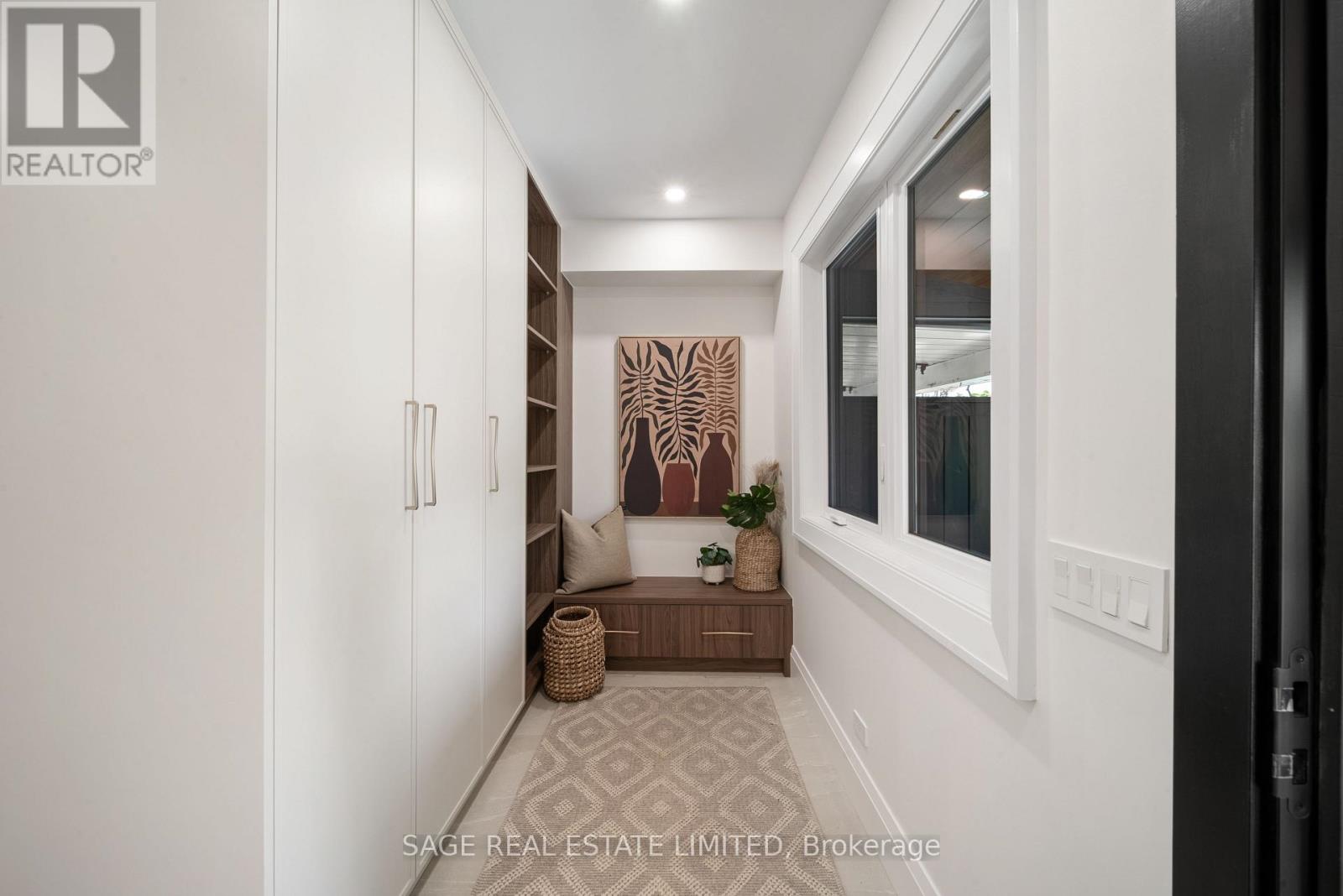 116 Lee Avenue, Toronto, Ontario  M4E 2P3 - Photo 4 - E13707038
