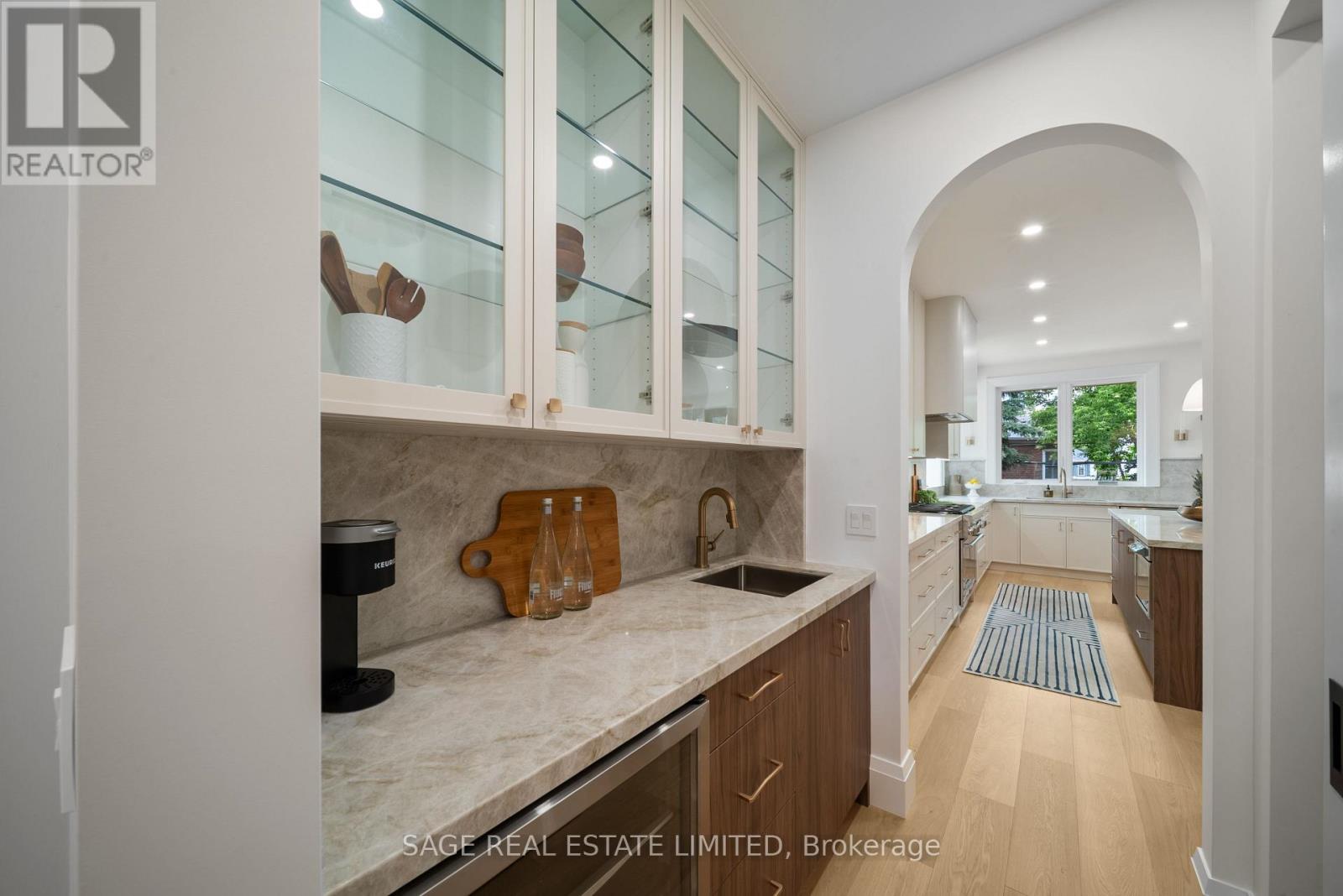 116 Lee Avenue, Toronto, Ontario  M4E 2P3 - Photo 9 - E13707038