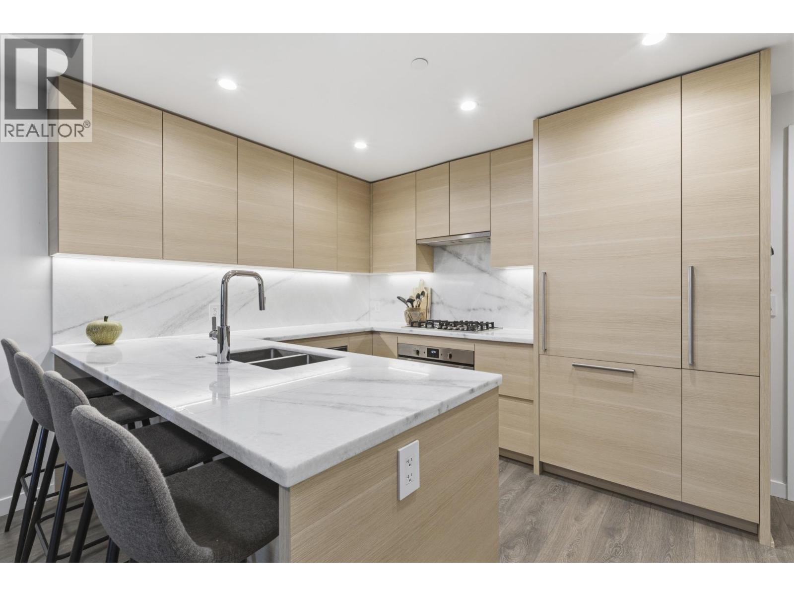 308 308 Morrissey Road, Port Moody, British Columbia V3H 0M2 - Photo 1 - R3157688