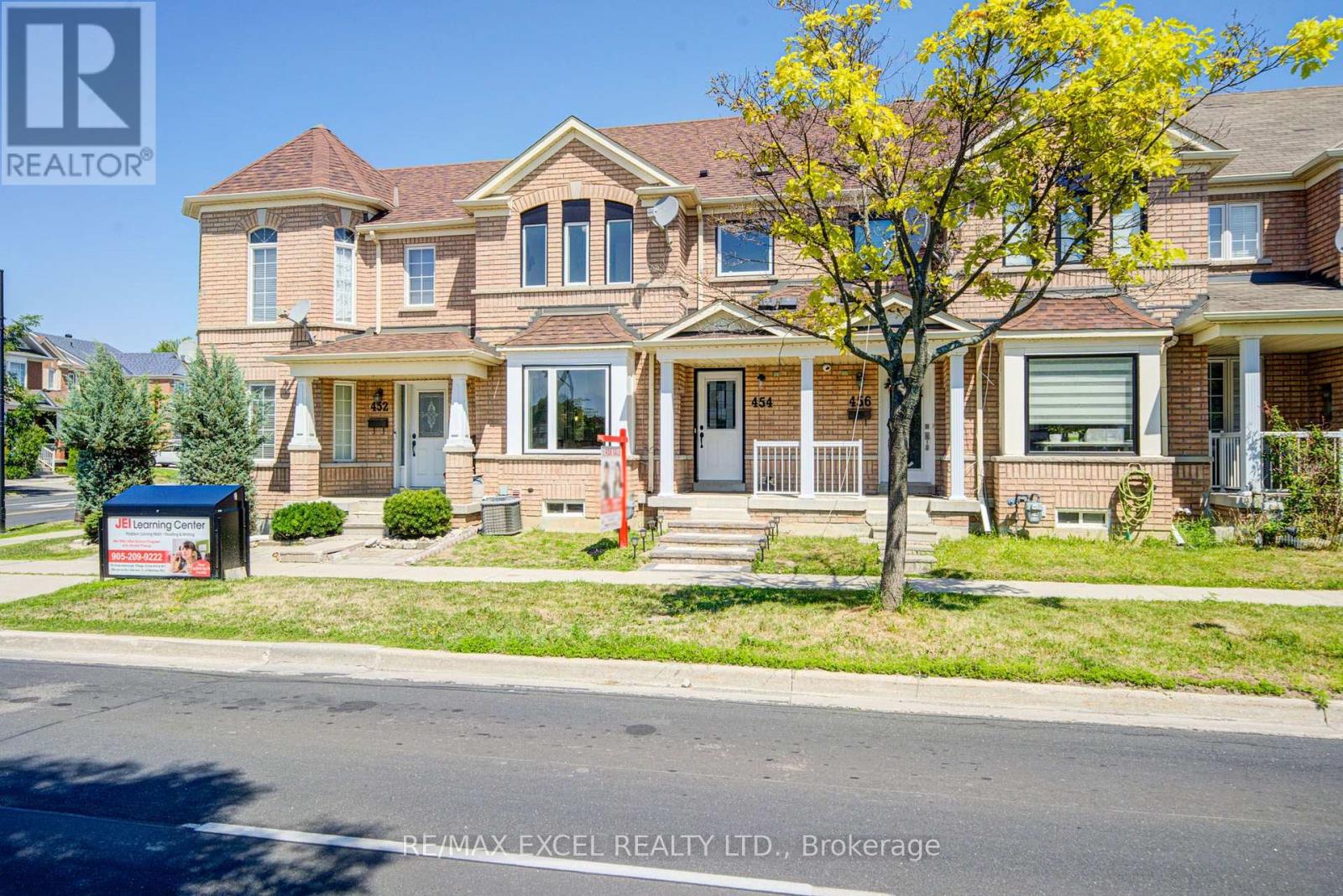 454 Bur Oak Avenue, Markham, Ontario  L6C 3A7 - Photo 2 - N13706930