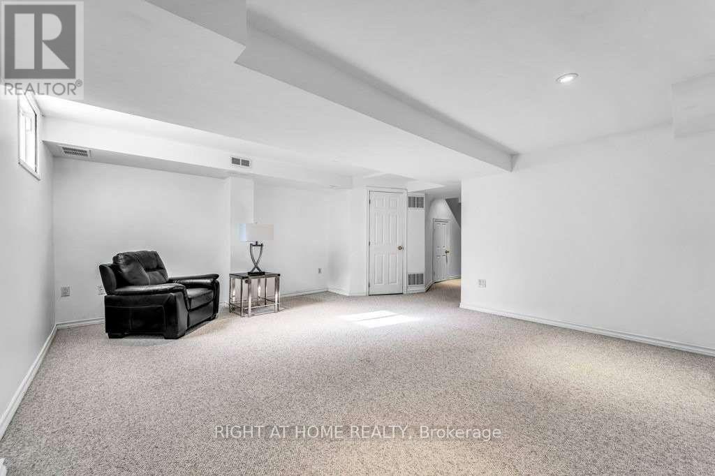 558 Legresley Lane, Newmarket, Ontario  L3Y 8R6 - Photo 16 - N13706982