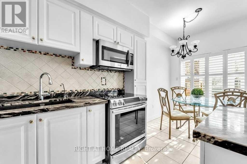 558 Legresley Lane, Newmarket, Ontario  L3Y 8R6 - Photo 5 - N13706982