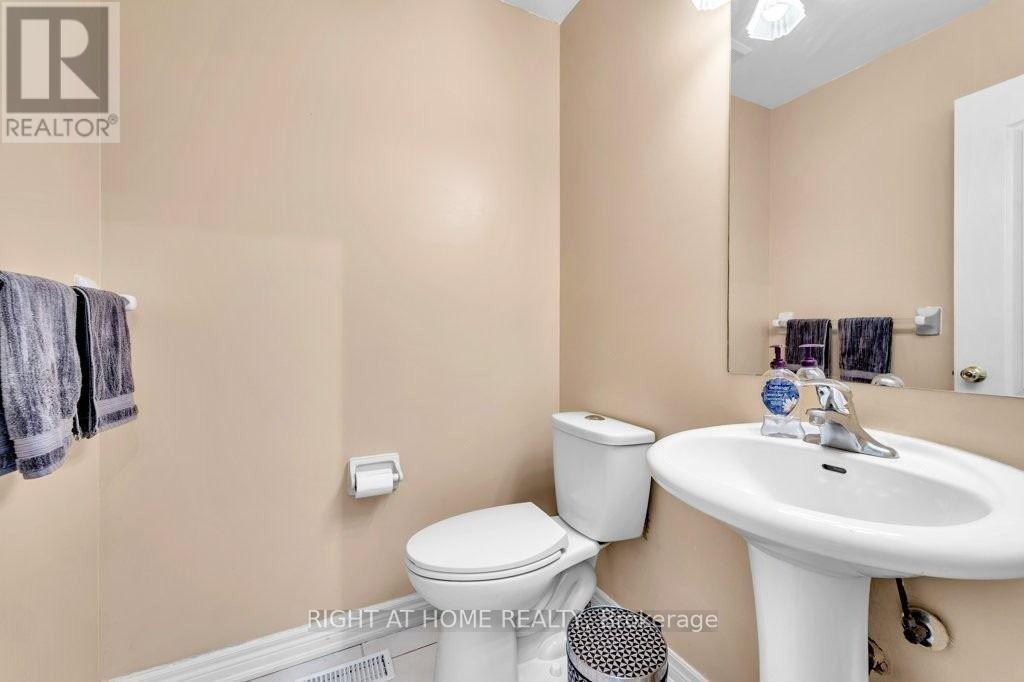 558 Legresley Lane, Newmarket, Ontario  L3Y 8R6 - Photo 8 - N13706982
