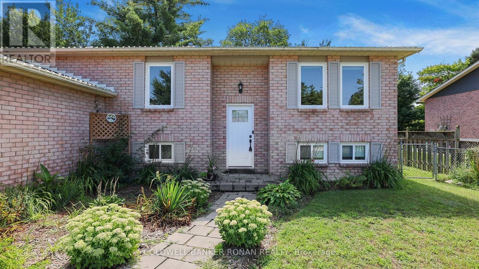 8 Mccarthy Crescent, Essa (Angus), Ontario  L0M 1B3 - Photo 2 - N13706988