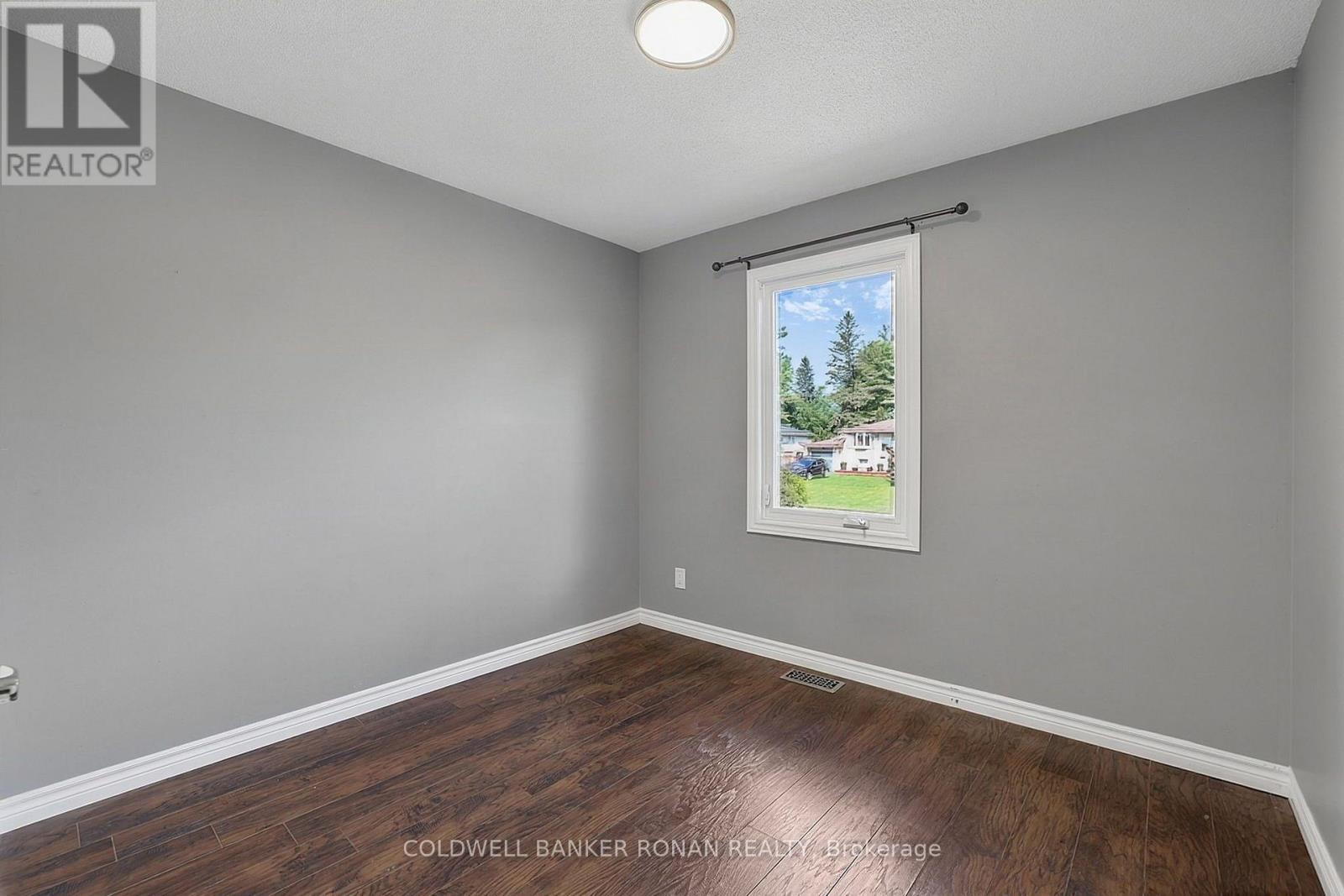 8 Mccarthy Crescent, Essa (Angus), Ontario  L0M 1B3 - Photo 24 - N13706988