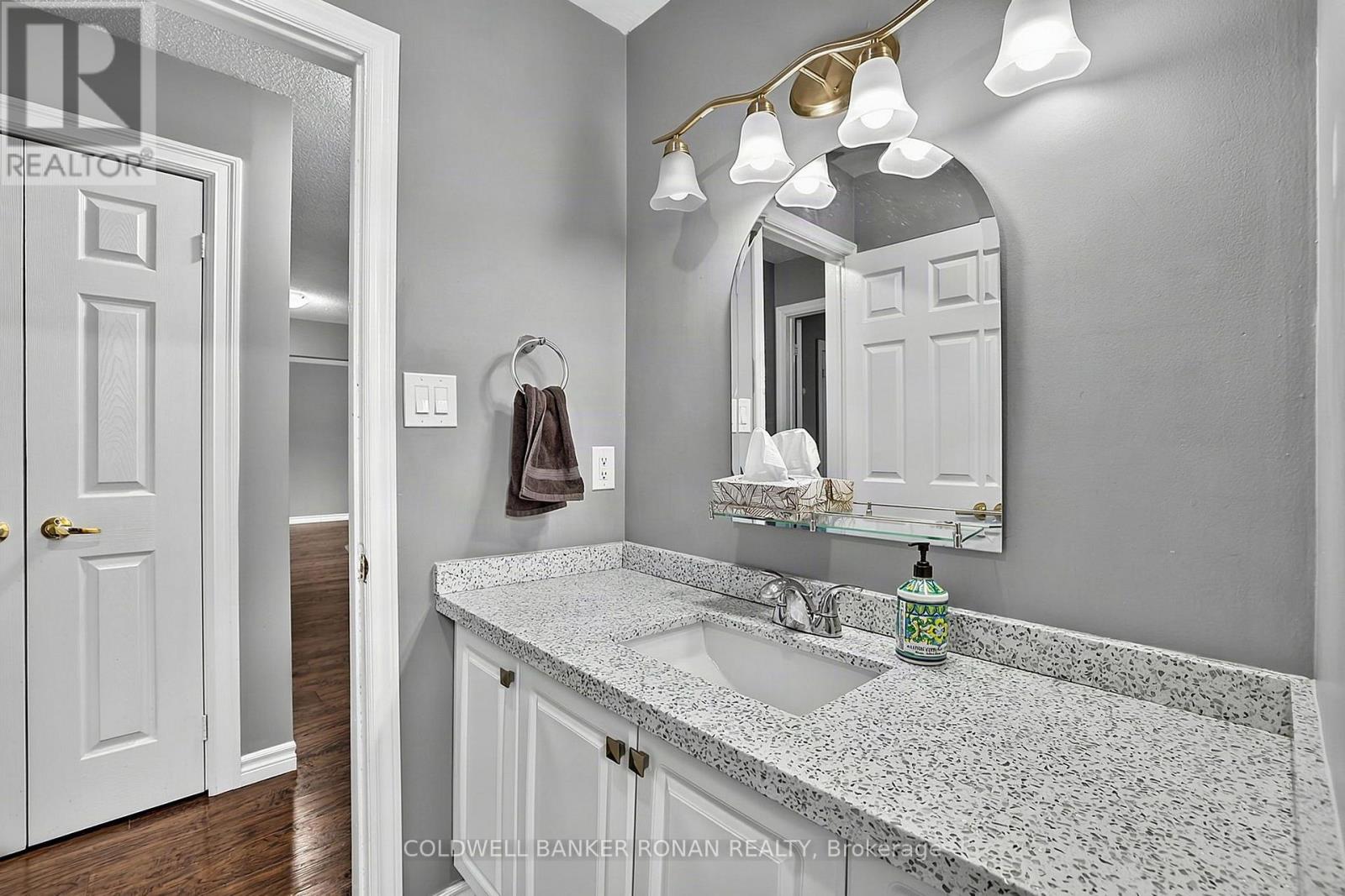 8 Mccarthy Crescent, Essa (Angus), Ontario  L0M 1B3 - Photo 26 - N13706988