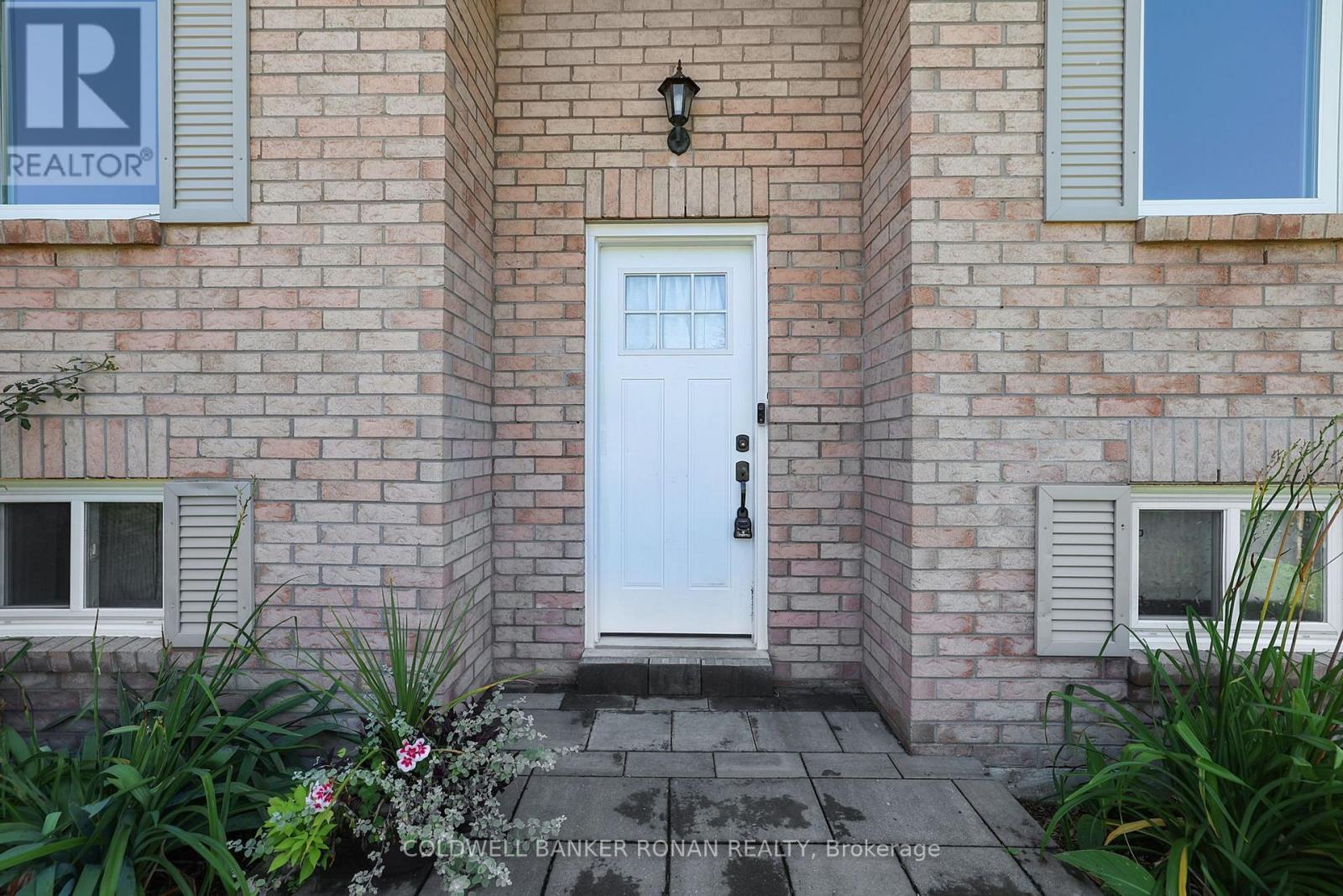 8 Mccarthy Crescent, Essa (Angus), Ontario  L0M 1B3 - Photo 3 - N13706988