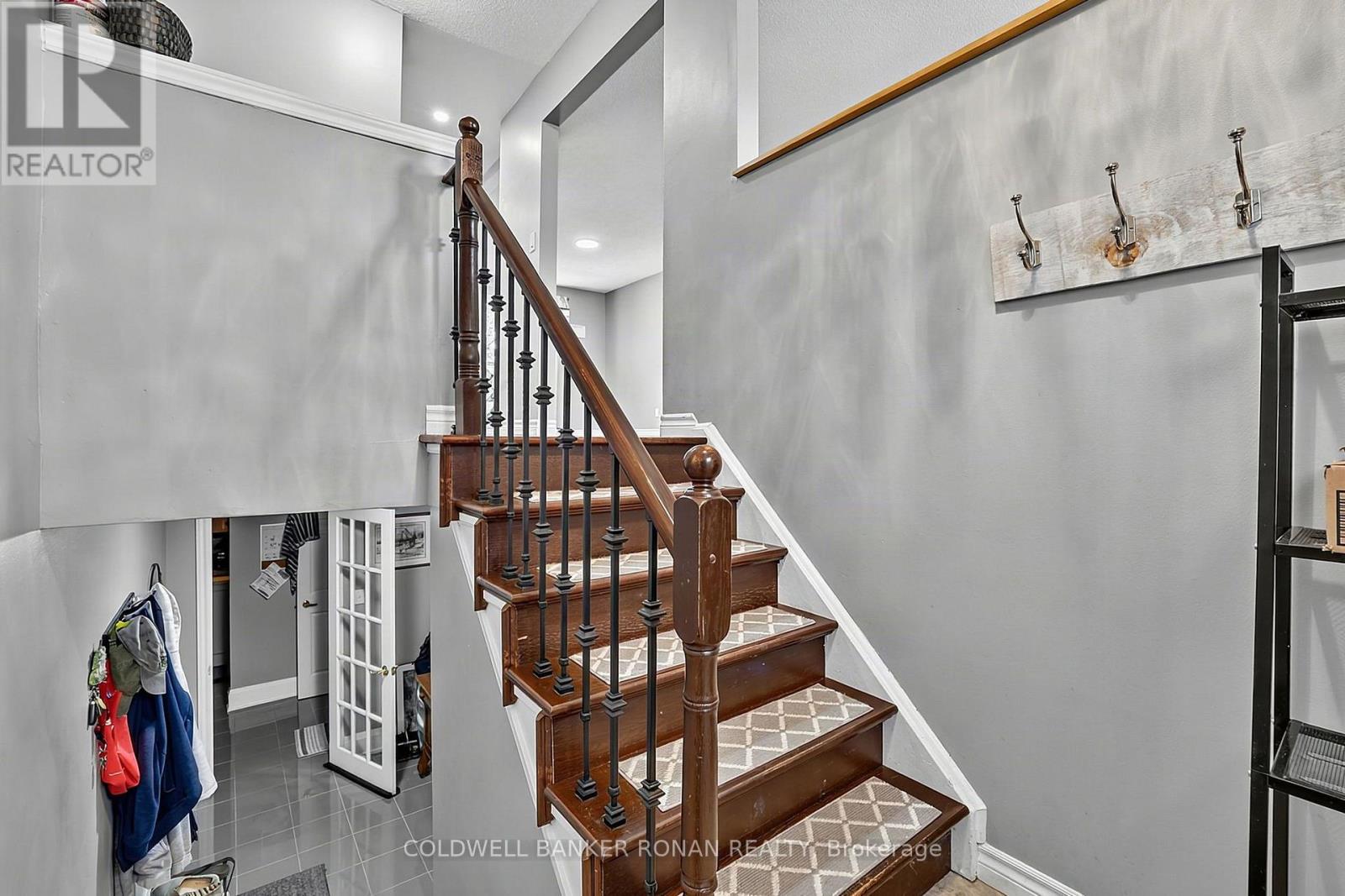 8 Mccarthy Crescent, Essa (Angus), Ontario  L0M 1B3 - Photo 5 - N13706988