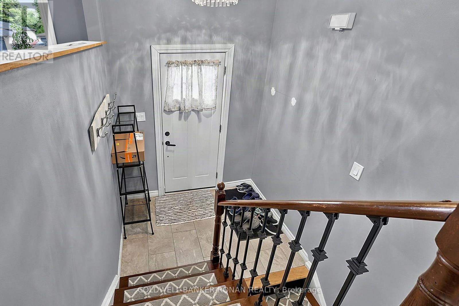 8 Mccarthy Crescent, Essa (Angus), Ontario  L0M 1B3 - Photo 6 - N13706988