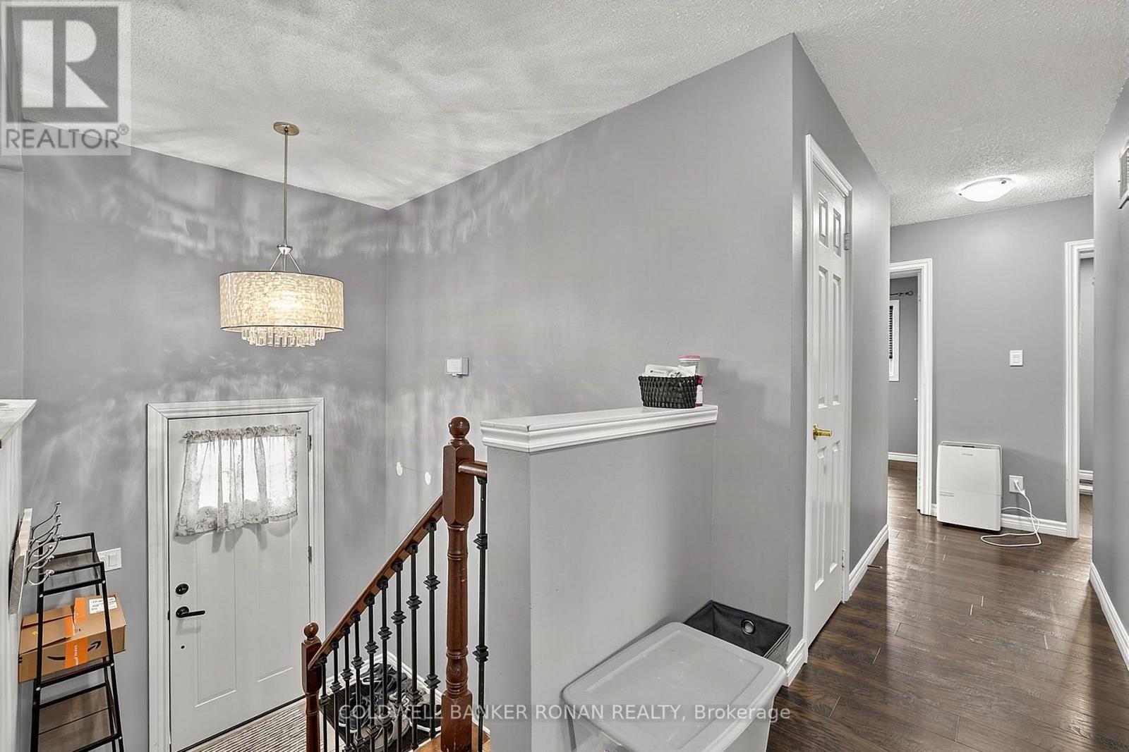 8 Mccarthy Crescent, Essa (Angus), Ontario  L0M 1B3 - Photo 7 - N13706988