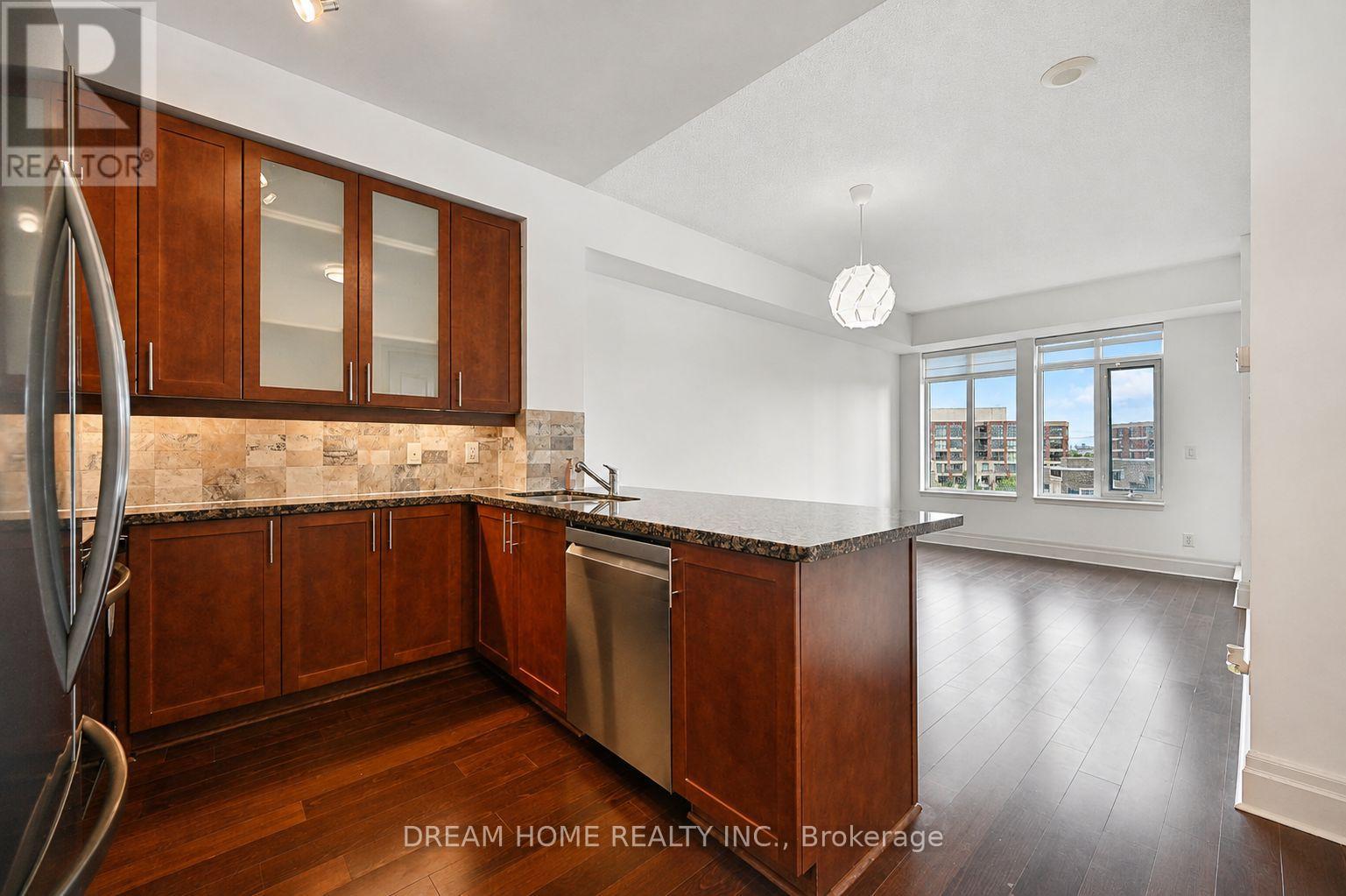 619 - 111 Upper Duke Crescent, Markham, Ontario L6G 0C8 - Photo 1 - N13707074