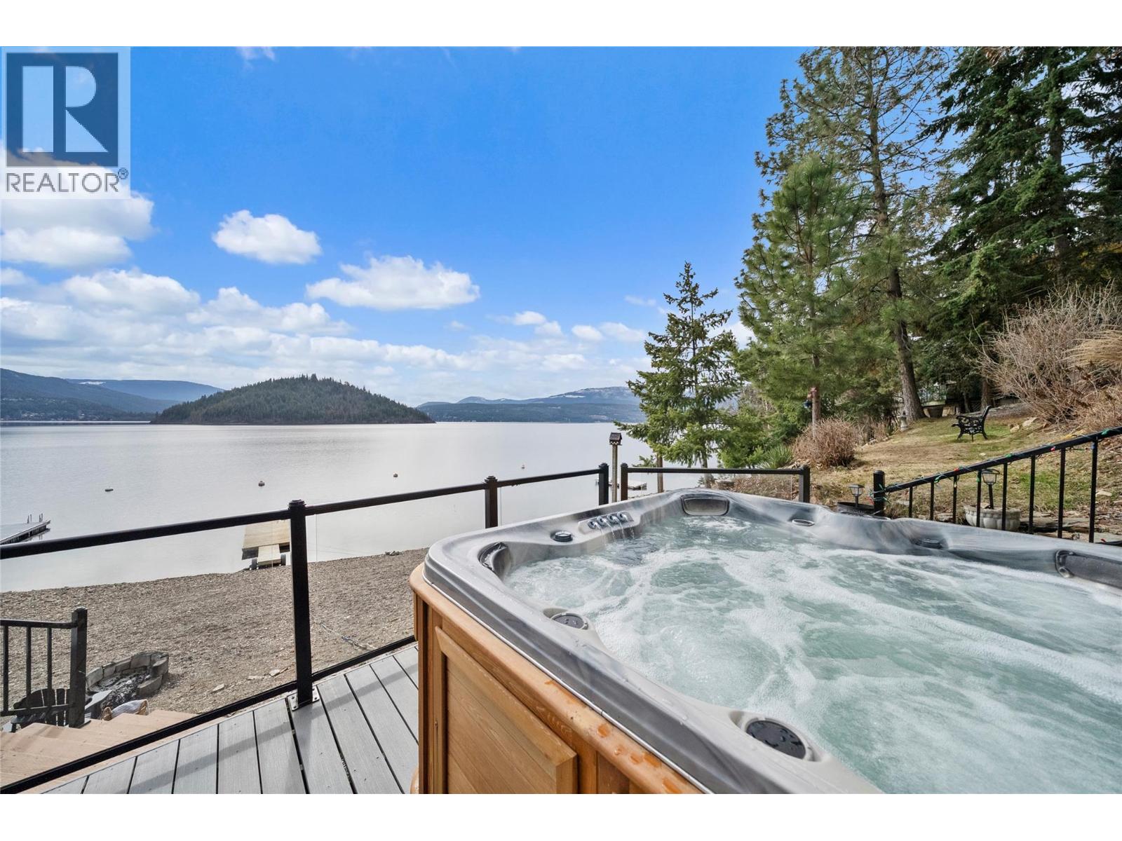 4378 Copper Cove Road, Scotch Creek, British Columbia  V0E 1M5 - Photo 2 - 10375623