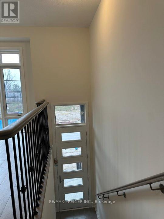 8 Cherry Hill Lane, Barrie (Painswick South), Ontario  L9J 0M7 - Photo 2 - S13707022
