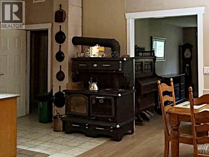 5420 Heffley Louis Creek Road, Kamloops, British Columbia  V0E 1Z0 - Photo 10 - 10387322