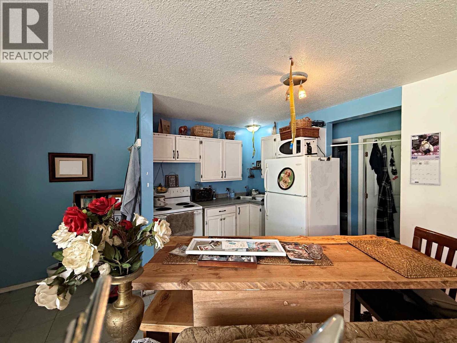 405 Desfosses Road, Clearwater, British Columbia  V0E 1N1 - Photo 8 - 10391805