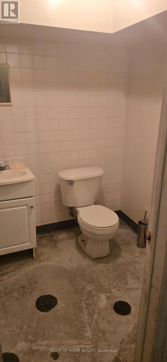 553 Rogers Road, Toronto, Ontario  M6M 1B4 - Photo 28 - W13706894
