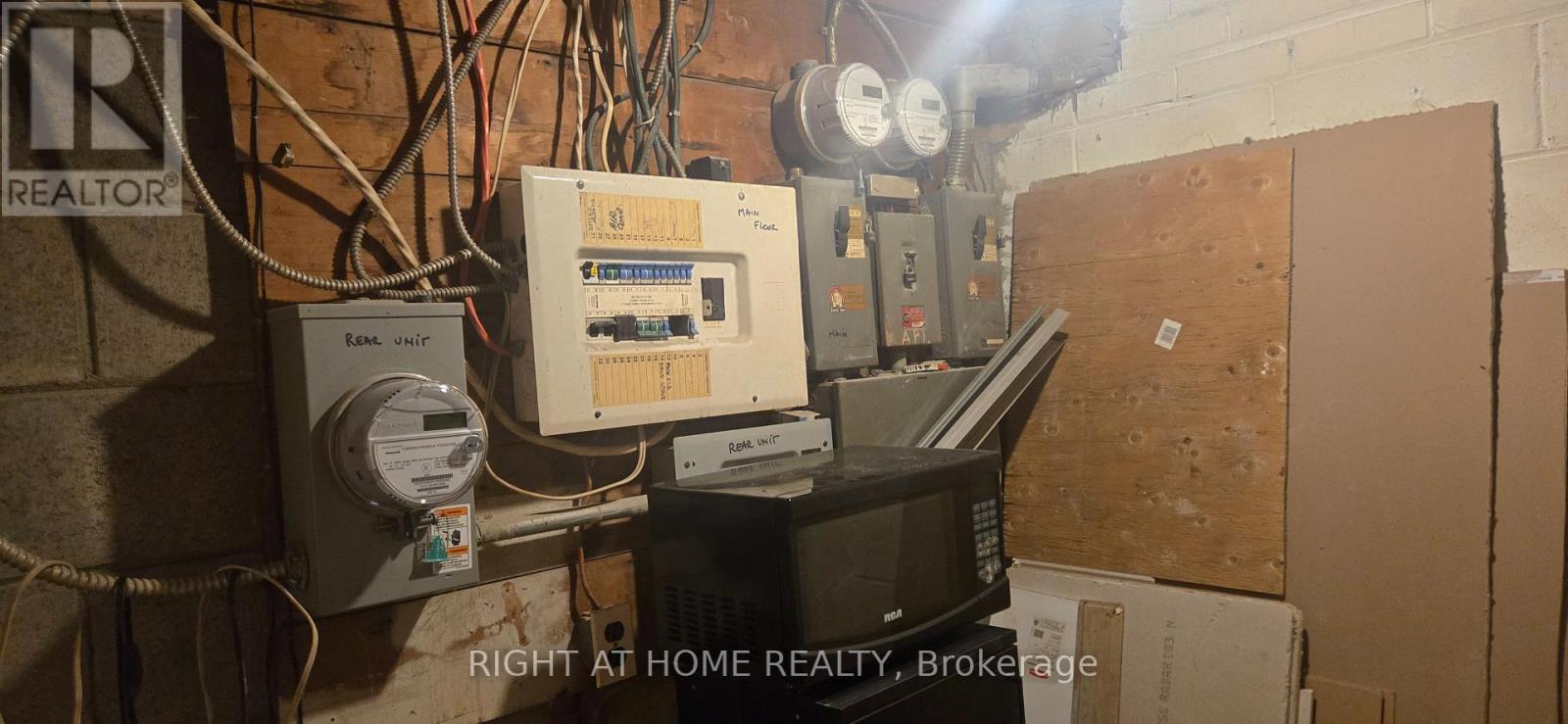 553 Rogers Road, Toronto, Ontario  M6M 1B4 - Photo 29 - W13706894