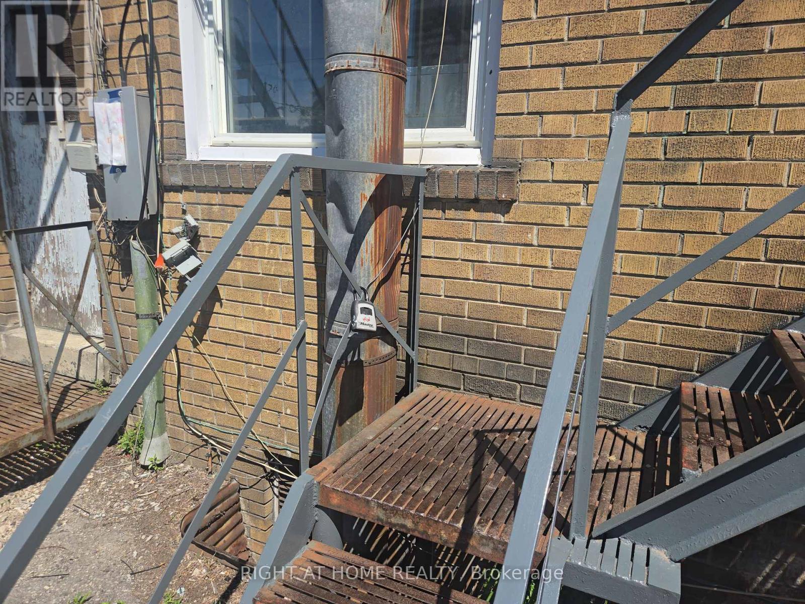 553 Rogers Road, Toronto, Ontario  M6M 1B4 - Photo 30 - W13706894