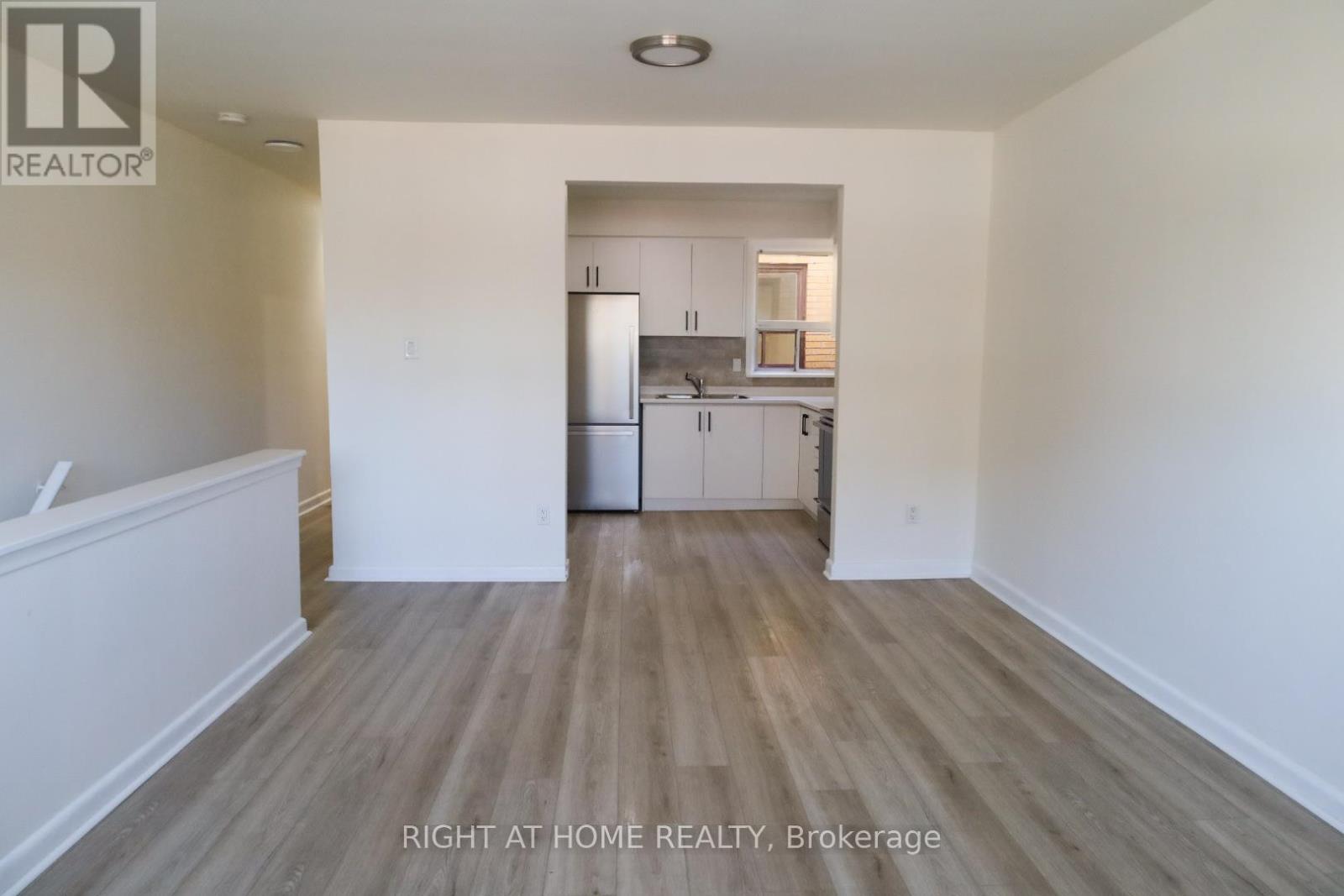 553 Rogers Road, Toronto, Ontario  M6M 1B4 - Photo 5 - W13706894