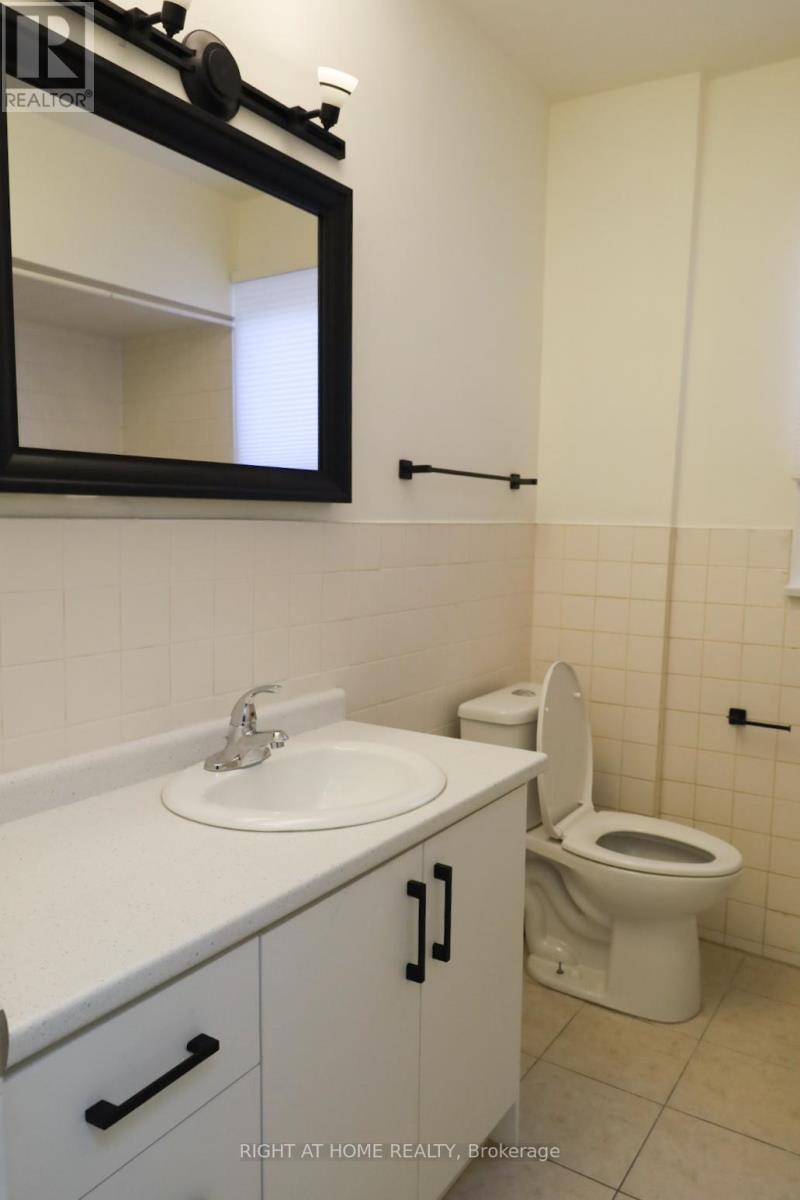 553 Rogers Road, Toronto, Ontario  M6M 1B4 - Photo 8 - W13706894