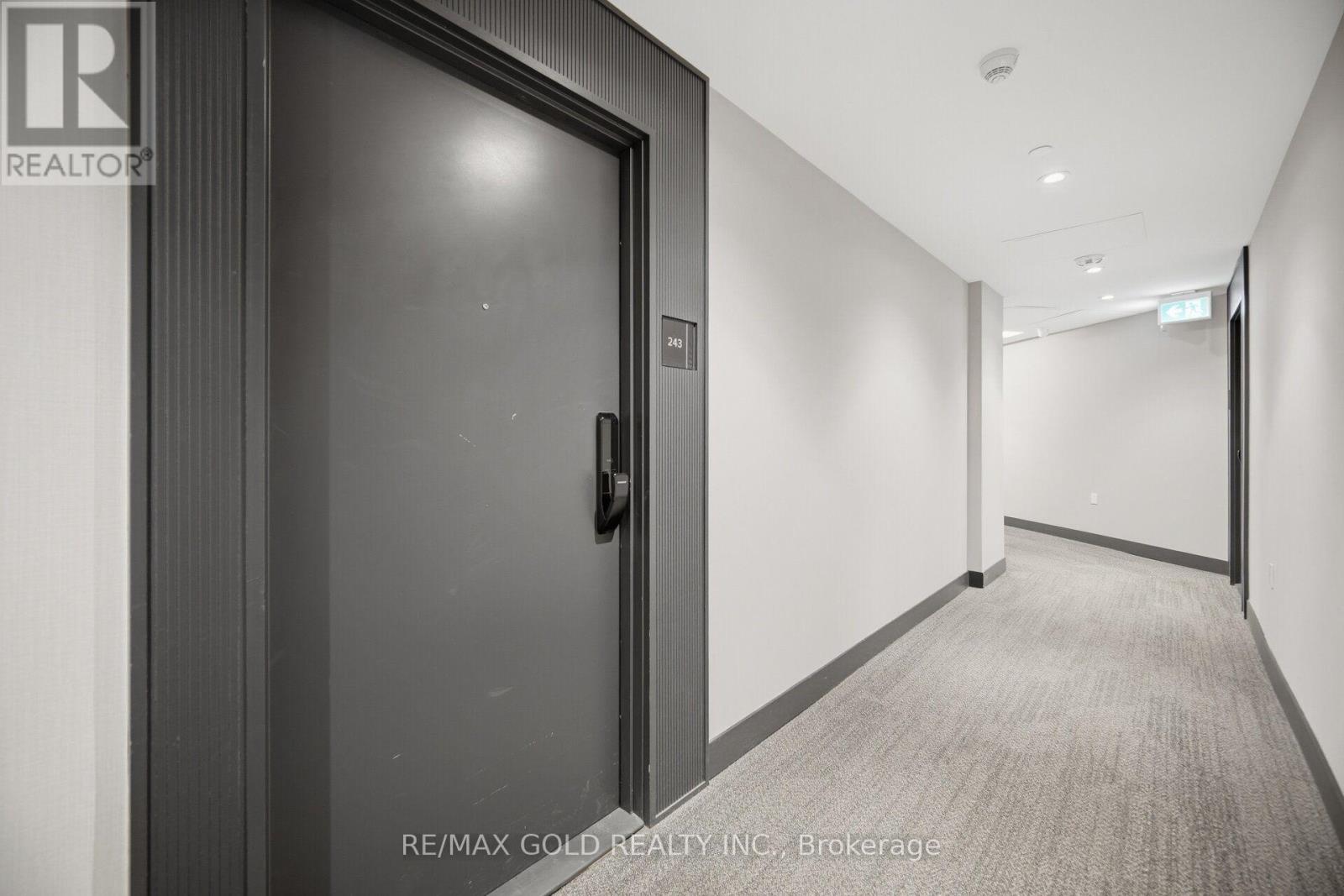 243 - 395 Dundas Street W, Oakville, Ontario  L6M 5R9 - Photo 4 - W13706926