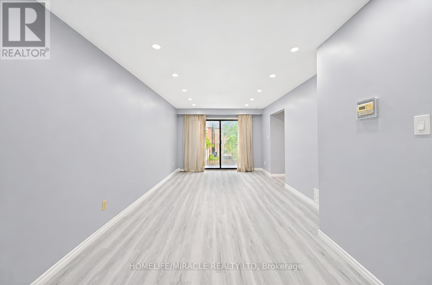 177 Westmore Drive S, Toronto, Ontario  M9V 4N2 - Photo 9 - W13706944