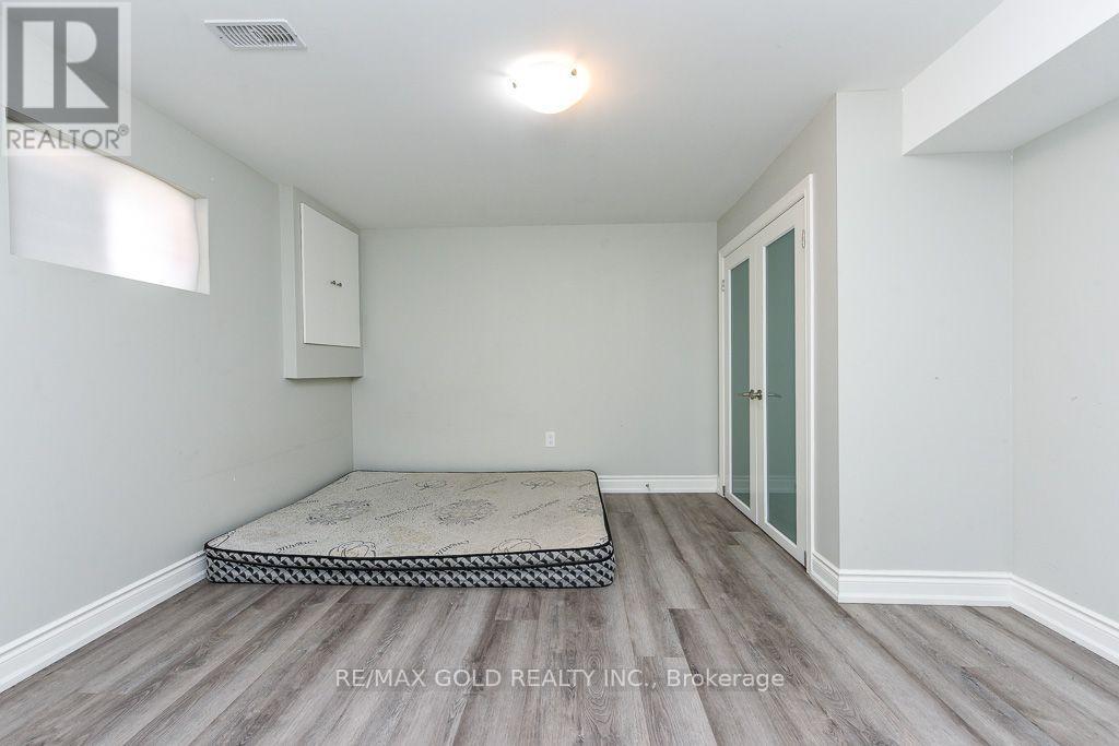7624 Middleshire Drive, Mississauga, Ontario  L4T 3S2 - Photo 43 - W13706950