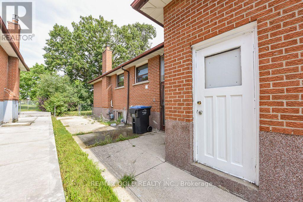 7624 Middleshire Drive, Mississauga, Ontario  L4T 3S2 - Photo 45 - W13706950