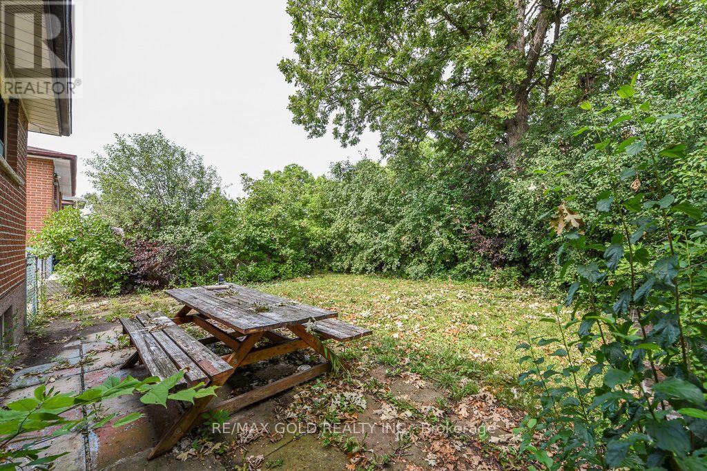7624 Middleshire Drive, Mississauga, Ontario  L4T 3S2 - Photo 50 - W13706950