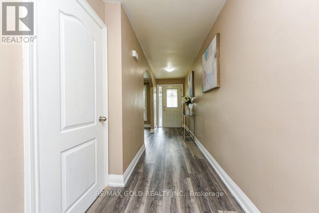 7624 Middleshire Drive, Mississauga, Ontario  L4T 3S2 - Photo 7 - W13706950