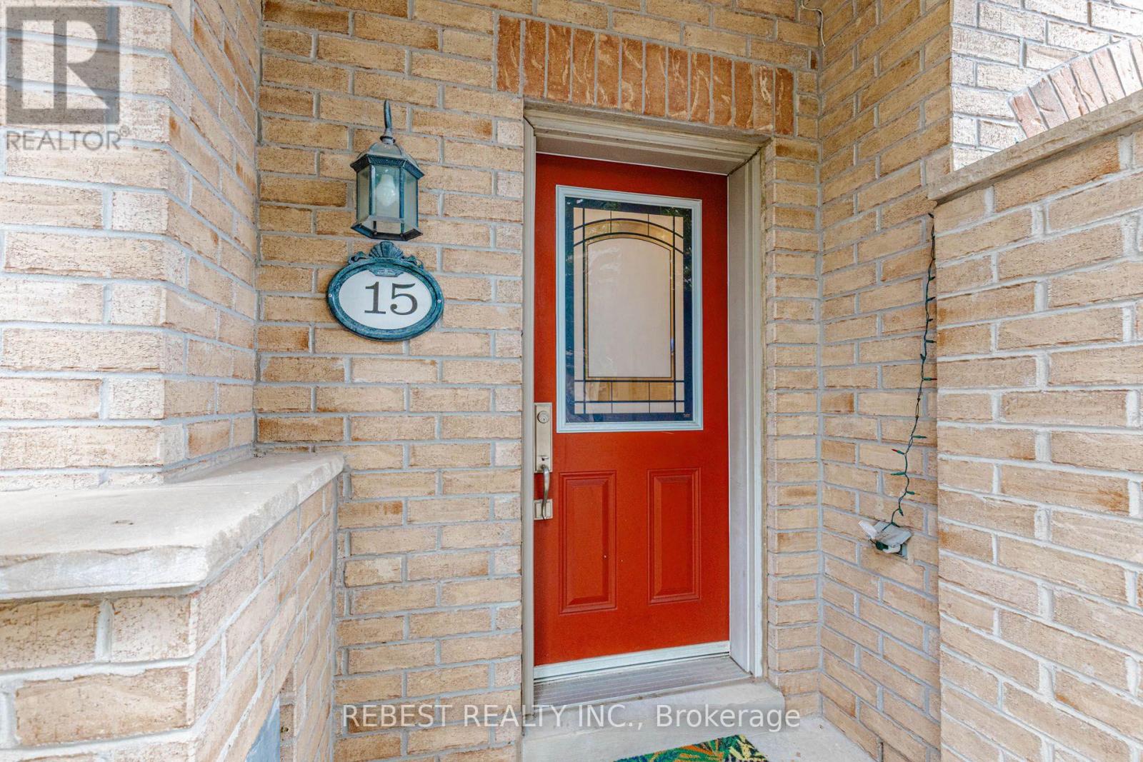 15 Cailiff Street, Brampton, Ontario  L6Y 0P9 - Photo 4 - W13707026